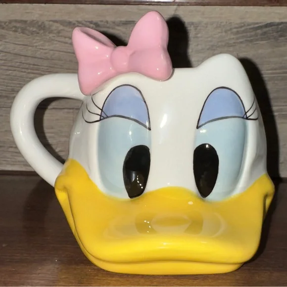 Cute 🥰 Daisy Duck 🦆 3D Ceramic Mug With Pink Bow 🎀 Disney Character Face - Picture 3 of 11